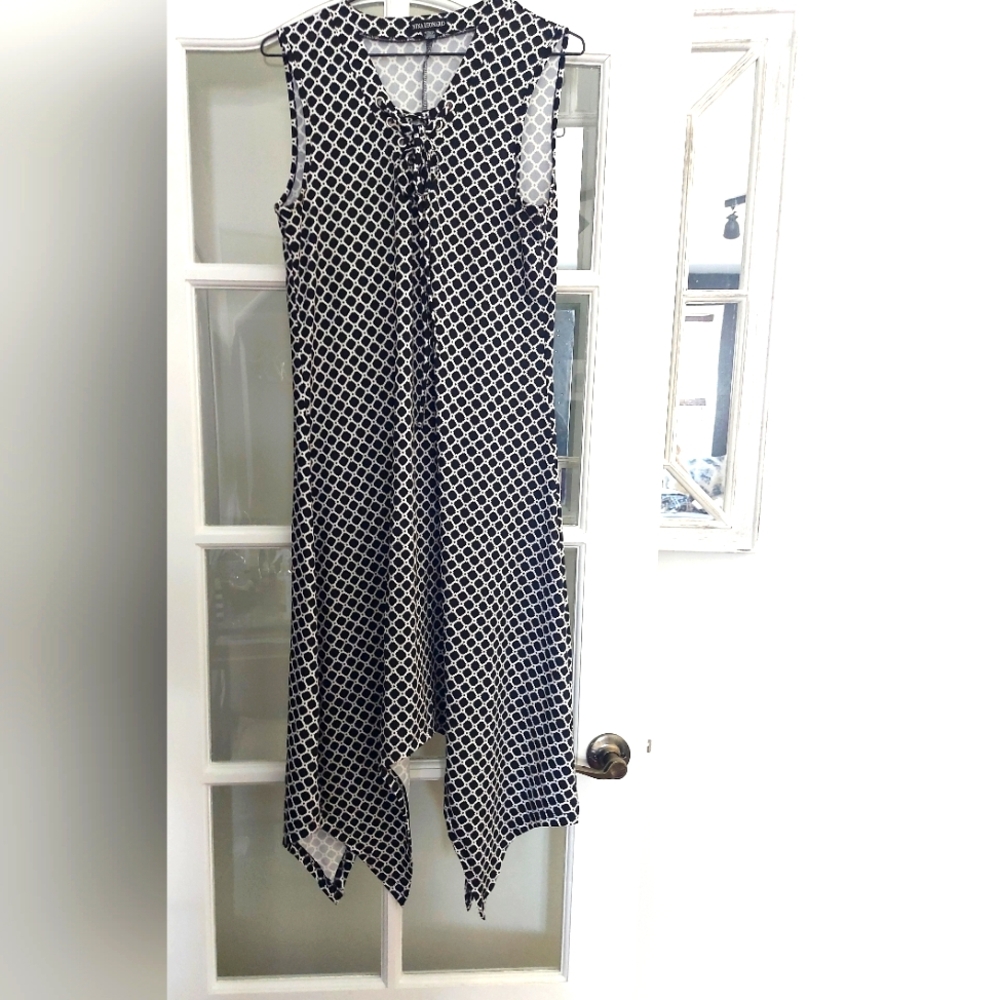 Black and White Assymetrical Sleeveless Dress